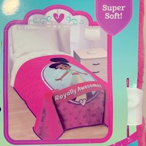 Nickelodeon Nella Princess Knight Plush Blanket